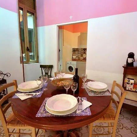 Atrium Apartment Neapel
