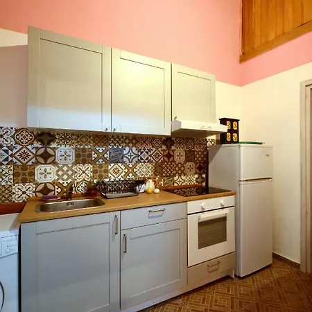 Atrium Apartment *